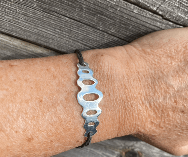 Bracelet Ondulation sur cordon
