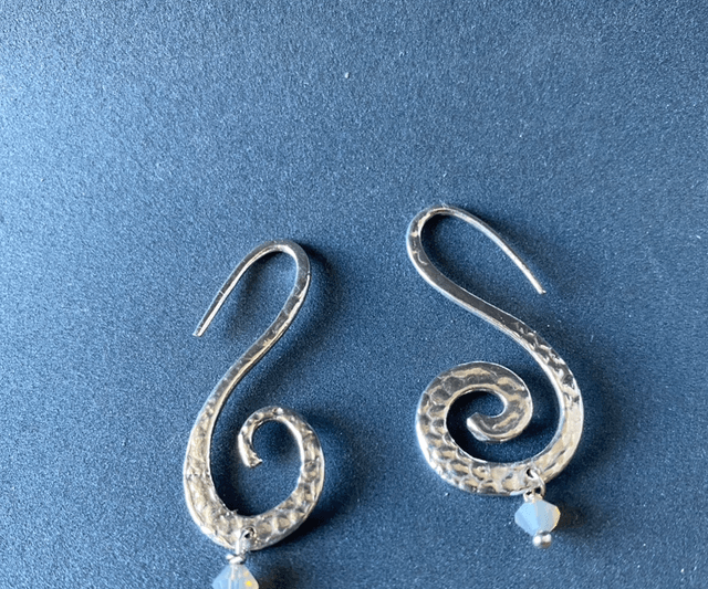 Boucle spirale et perle