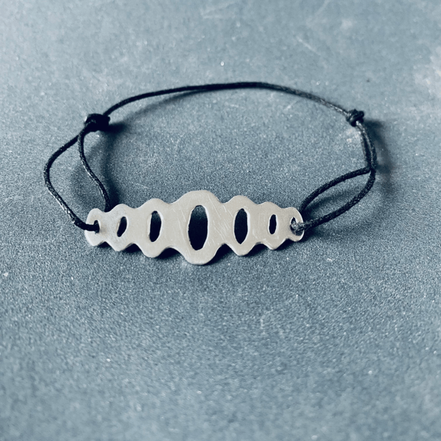 Bracelet Ondulation sur cordon